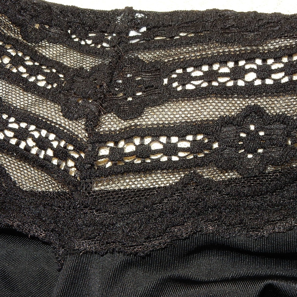 New Never Worn Black Lace Bra & Pantie Set 34B Bra